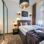 Aparthotel New Lux